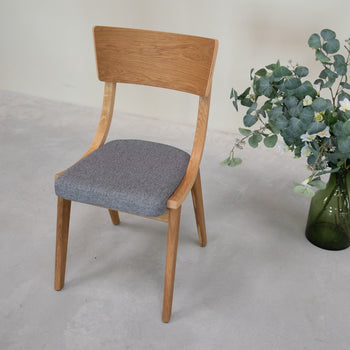 VESKOR Set van 2 of 4 massief eiken Lucas eetkamerstoelen, bekleding grijs of beige