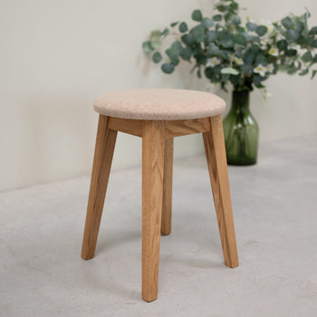 NordicStory Set van 2 of 4 massief houten eetkrukken Diana, bekleding