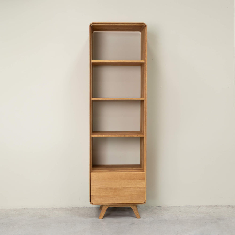 Eiken.Store eiken massief houten vitrinekast