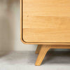 Eiken.Store eiken massief houten vitrinekast