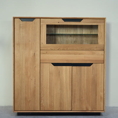 NordicStory Bremen 3 eiken massief houten vitrinekast, 124 x 38 x 134 cm.