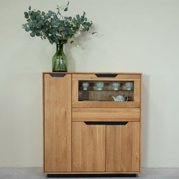 NordicStory Bremen 3 eiken massief houten vitrinekast, 124 x 38 x 134 cm.