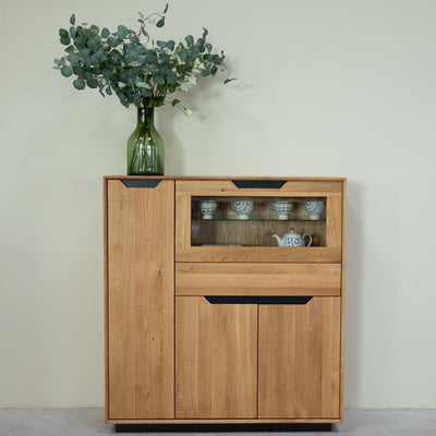 NordicStory Bremen 3 eiken massief houten vitrinekast, 124 x 38 x 134 cm.