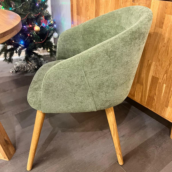 Massief eiken armstoel Ana met bekleding | VESKOR