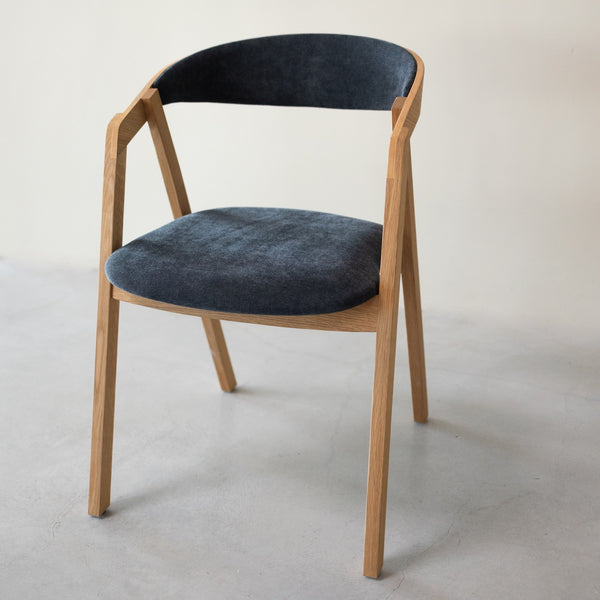 VESKOR Set van 2 of 4 massief eiken eetkamerstoelen Knut, bekleding Beige/Antracietgrijs