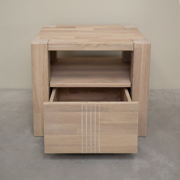 Nachttje van massief eikenhout Valencia | NordicStory