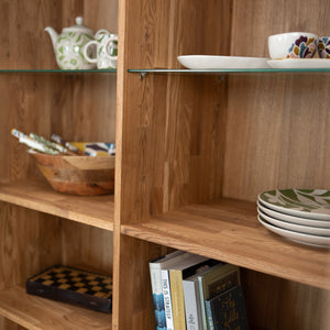 Vitrinekast van massief eikenhout Escandi 3 | NordicStory