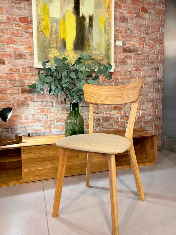 Set van 2 of 4 massief eiken eetkamerstoelen Diana Beige | NordicStory