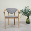 Set van 2 of 4 Alexis eetkamerstoelen, frame van massief eiken, bekleed in Scandinavisch grijs | NordicStory