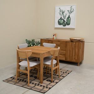 Set van 2 of 4 Maxwell massief eiken eetkamerstoelen, bekleed in grijs | VESKOR