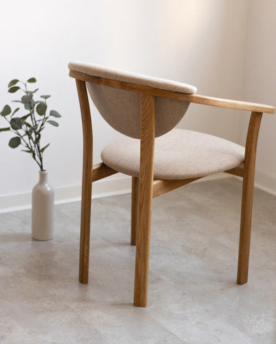 Set van 2 of 4 Alexis eetkamerstoelen, frame van massief eiken, bekleding beige | NordicStory