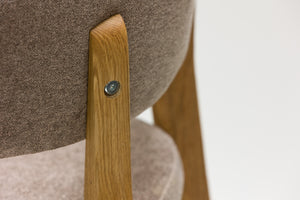 Set van 2 of 4 Claus massief eiken eetkamerstoelen, bekleed in grijs of bruin | VESKOR