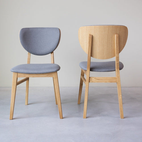 Set van 2 of 4 Nova eetkamerstoelen, frame van massief eiken, bekleding | NordicStory