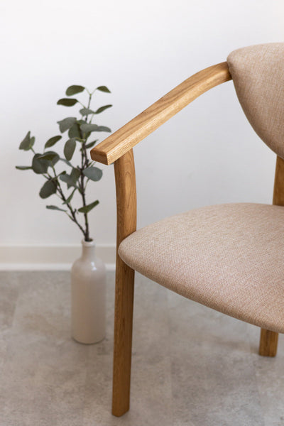 Set van 2 of 4 Alexis eetkamerstoelen, frame van massief eiken, bekleding beige | NordicStory