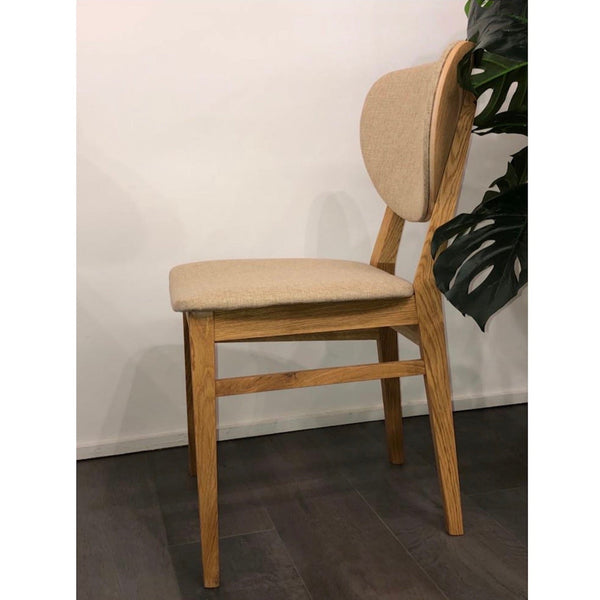 Set van 2 of 4 Nova eetkamerstoelen, frame van massief eiken, bekleding | NordicStory