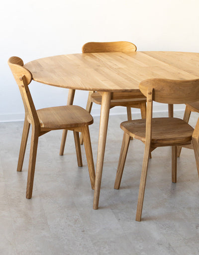 Set van 2 of 4 massief eiken eetkamerstoelen Isku | NordicStory