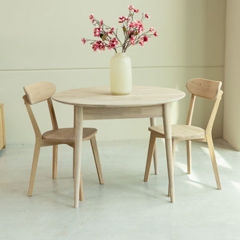 Set van 2 of 4 massief eiken eetkamerstoelen Isku | NordicStory