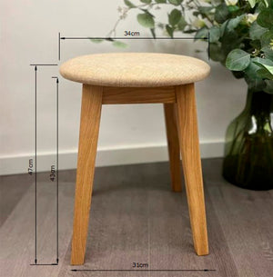 Set van 2 of 4 massief houten eetkrukken Diana, gestoffeerd | NordicStory