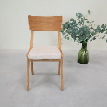 Set van 2 of 4 Lucas massief eiken eetkamerstoelen, bekleed in grijs of beige | VESKOR