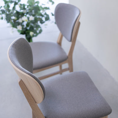 Set van 2 of 4 Nova eetkamerstoelen, massief gebleekt eiken frame | NordicStory