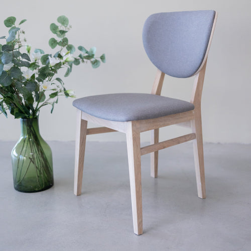 Set van 2 of 4 Nova eetkamerstoelen, massief gebleekt eiken frame | NordicStory