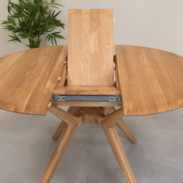 Ronde uitschuifbare eettafel in massief eiken Carmen | NordicStory