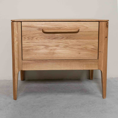 Atlanta massief eiken nachtkastje, 56,2 x 38,2 x 47 cm | NordicStory