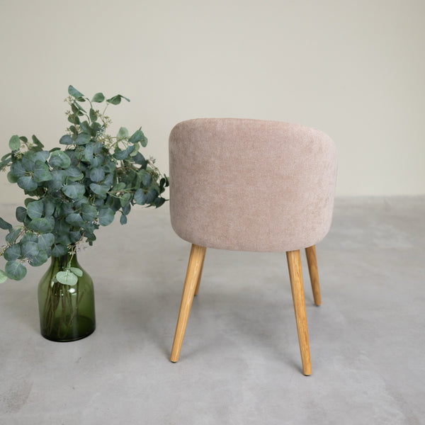 Massief eiken armstoel Ana met bekleding | VESKOR