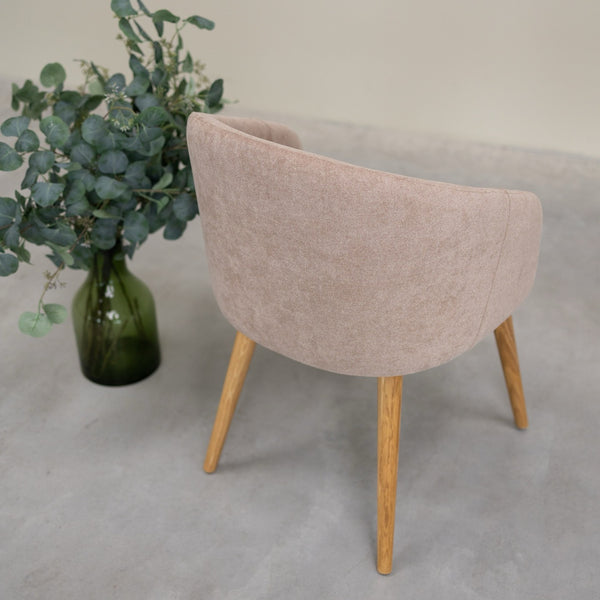 Massief eiken armstoel Ana met bekleding | VESKOR