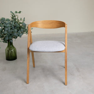 Set van 2 of 4 Oscar massief eiken eetkamerstoelen, gestoffeerd | VESKOR