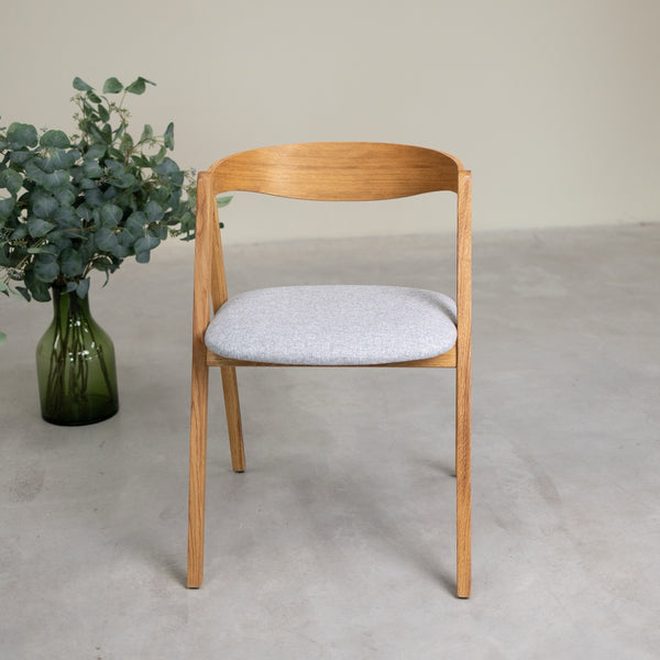 Set van 2 of 4 Oscar massief eiken eetkamerstoelen, gestoffeerd | VESKOR