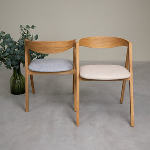 Set van 2 of 4 Oscar massief eiken eetkamerstoelen, gestoffeerd | VESKOR