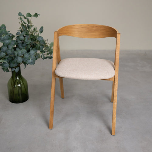 Set van 2 of 4 Oscar massief eiken eetkamerstoelen, gestoffeerd | VESKOR