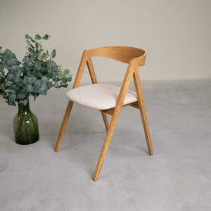 Set van 2 of 4 Oscar massief eiken eetkamerstoelen, gestoffeerd | VESKOR