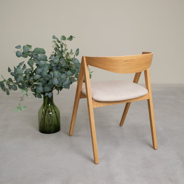 Set van 2 of 4 Oscar massief eiken eetkamerstoelen, gestoffeerd | VESKOR