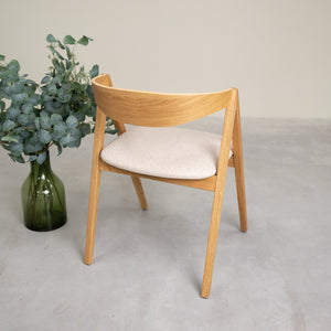 Set van 2 of 4 Oscar massief eiken eetkamerstoelen, gestoffeerd | VESKOR