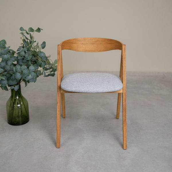 Set van 2 of 4 Oscar massief eiken eetkamerstoelen, gestoffeerd | VESKOR