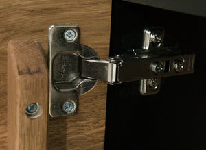 LoftStory Eikenhouten vitrinekast origineel nordic design