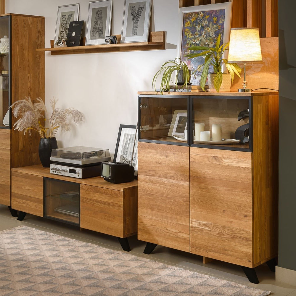 NordicStory Massief eiken tv-meubel met zwart metalen poten Moritz