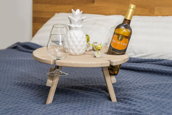 NordicStory Draagbare wijn picknicktafel, opvouwbare massief eiken houten wijnglashouder voor op de camping, draagbare mini houten wijntafel, strandtafel (