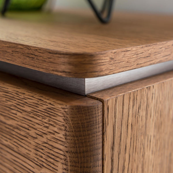 NordicStory Ladekast of TV-meubel in massief eikenhout met een rustiek Scandinavisch design 