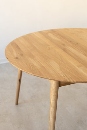 NordicStory Uitschuifbare eettafel in massief eiken Escandi 4 120-155 x 120 x 75 cm.