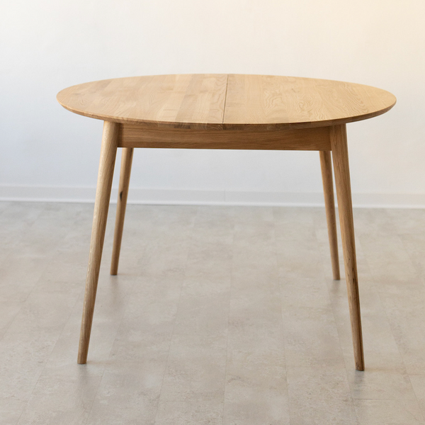 Uitschuifbare eettafel in massief eiken Escandi 4, 120-155 x 120 x 75 cm | NordicStory